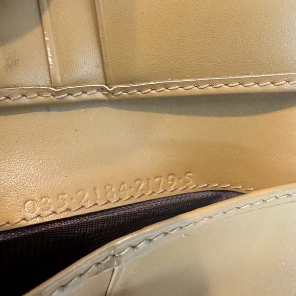 Authentic Gucci wallet - Picture 11 of 13